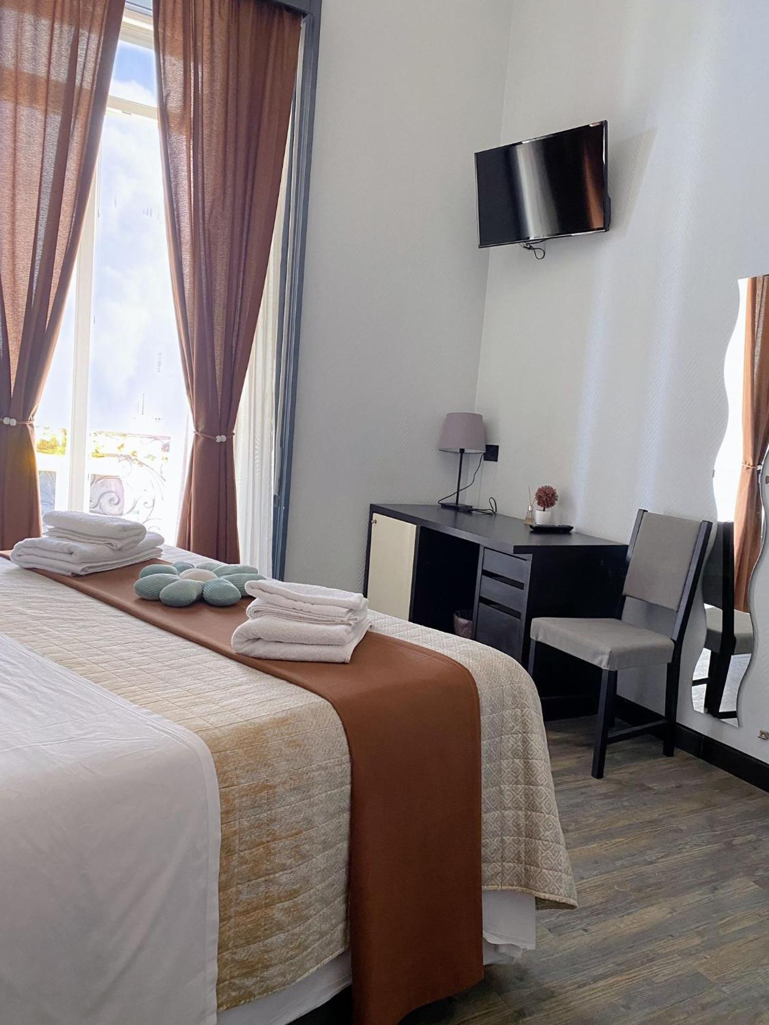 Dolce Vita Rooms Naples Extérieur photo