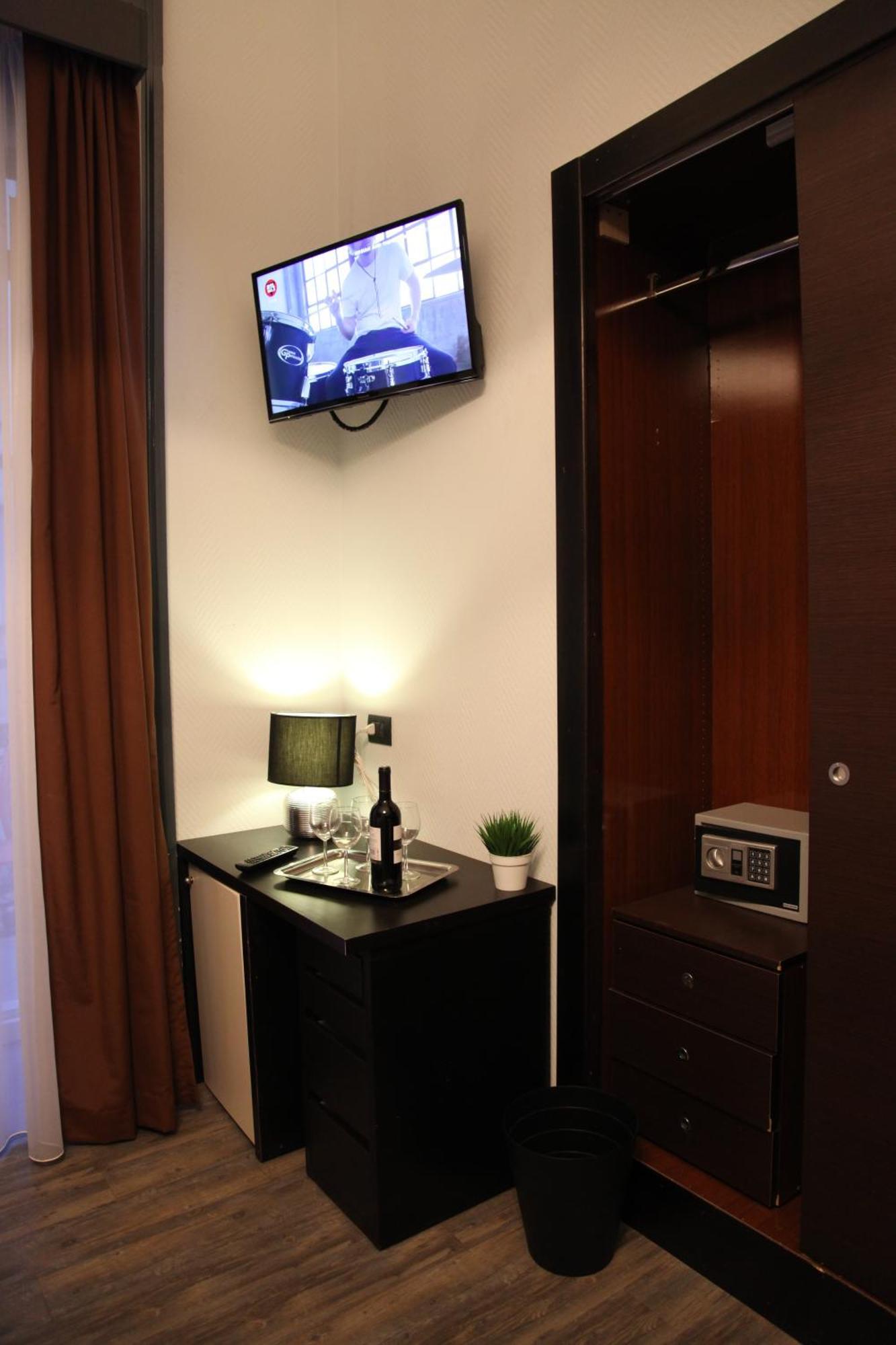 Dolce Vita Rooms Naples Extérieur photo