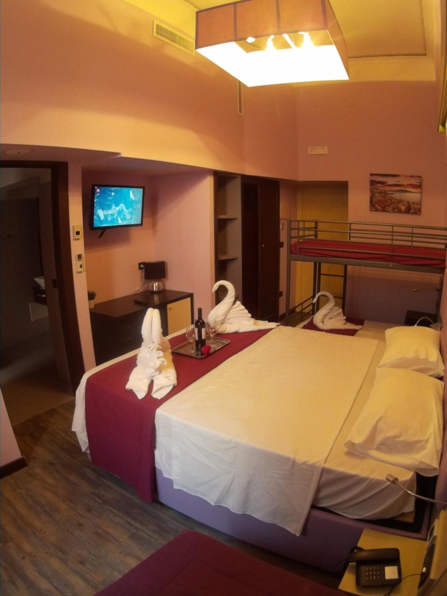 Dolce Vita Rooms Naples Extérieur photo
